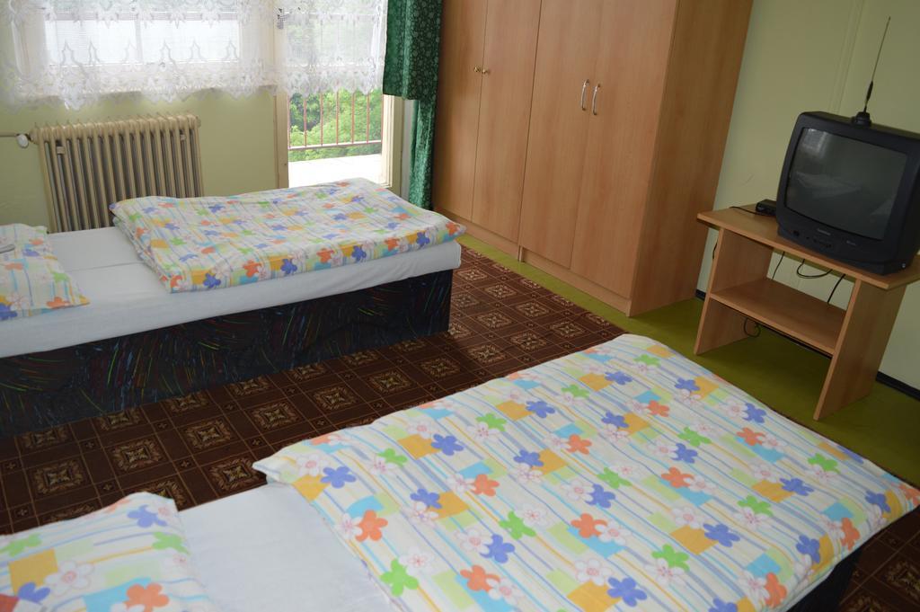 Biznis Centrum / Ubytovna Rožňava Eksteriør bilde